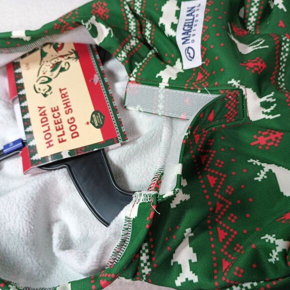 Magellan Outdoors Dog Shirt S/M Fleece Red Green Christmas Market NWT Pet Outfit - Picture 8 of 14